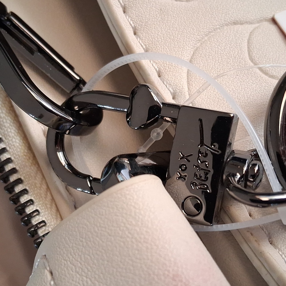 BETSEY JOHNSON Chalk color with Embossed Skulls & Bandana Purse. NWT. - Picture 11 of 15